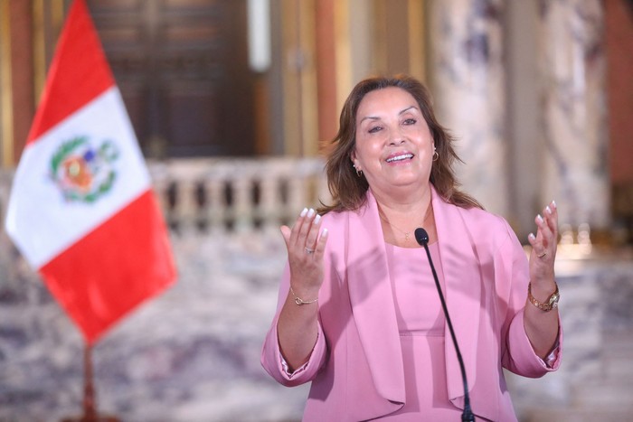 Dina Boluarte, presidenta peruana, 8 de mayo en el Palacio Presidencial de Lima. · Foto: ricardo Cuba, presidencia peruana, AFP