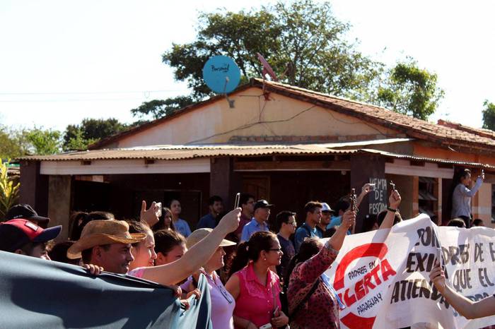Foto principal del artículo 'Paraguay: activistas LGBTI sufrieron agresiones por parte de grupos “pro vida” durante marcha en Hernandarias'