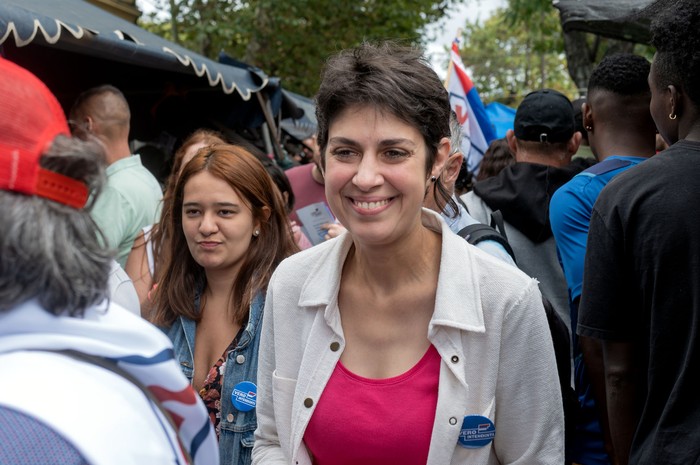 Verónica Piñeiro, este domingo, en la feria de La Teja. · Foto: Martín Hernández Müller