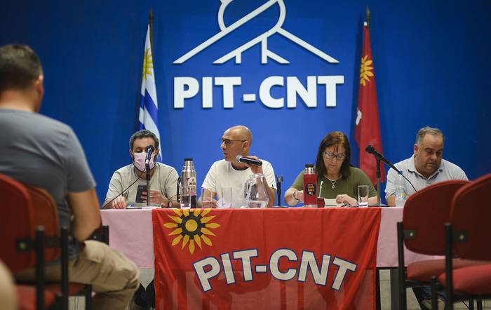 Mesa Representativa del PIT-CNT, ayer, en la central. · Foto: Mara Quintero