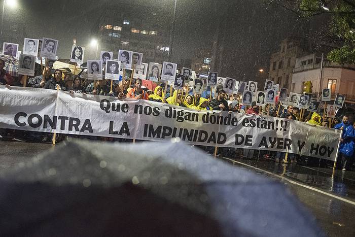 24a Marcha del Silencio, el 20 de mayo, por la avenida 18 de julio.
 · Foto: Ricardo Antúnez