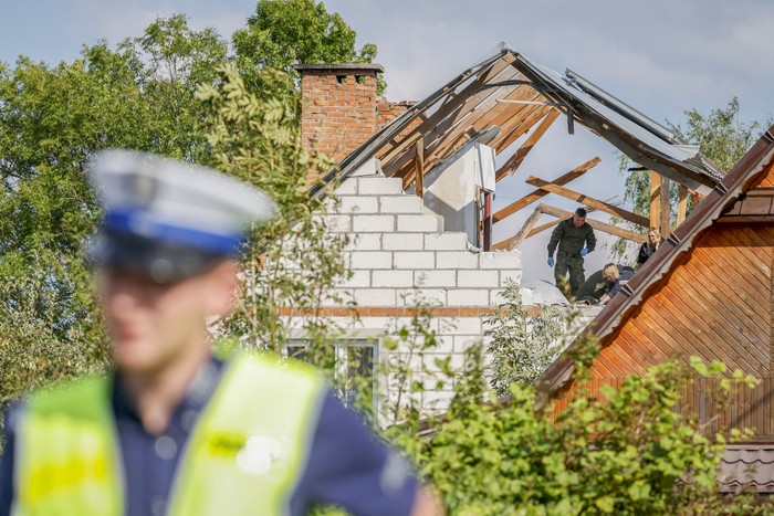 Casa destruida por un dron ruso derribado en la aldea de Wyryki-Wola, el 10 de setiembre, al este de Polonia. · Foto: Wojtek Radwanski / AFP