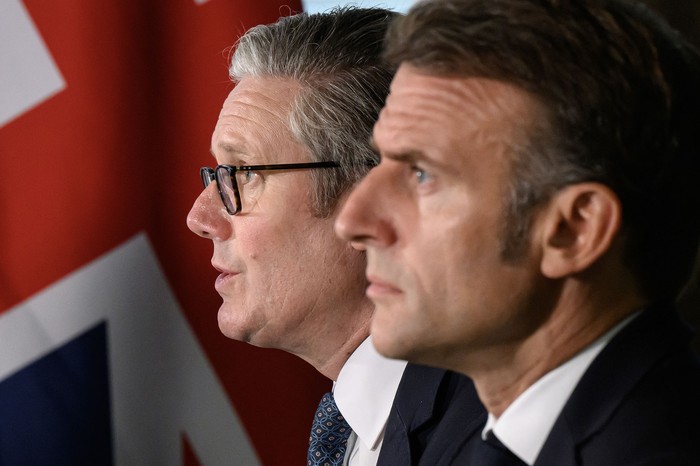 Keir Starmer y Emmanuel Macron, el 10 de Julio en Londres. · Foto: Leon Neal, AFP