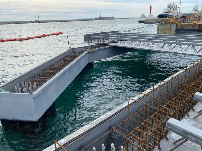 Muelle con piel de UHPC en el puerto de Alicante. Gentileza de PREFFOR.