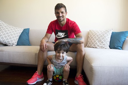 Gabriel Costa y su hijo Benicio. · Foto: Alessandro Maradei Gabriel Costa y su hijo Benicio. · Foto: Alessandro Maradei