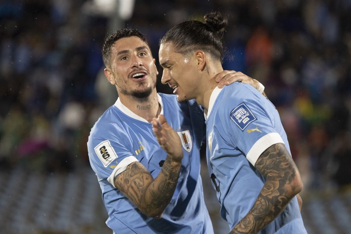 José María Giménez y Darwin Núñez en el estadio Centenario (archivo, noviembre de 2023). · Foto: Camilo dos Santos