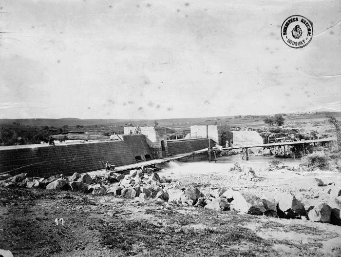 Represa de Cuñapirú, Rivera, año 1880. · Foto: s/d de autor, Biblioteca Nacional