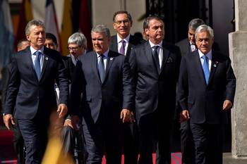 Los presidentes Mauricio Macri (Argentina), Iván Duque (Colombia), Martín Vizcarra (Perú), Jair Bolsonaro (Brasil), Mario Abdo Benítez (Paraguay) y Sebastián Piñera (Chile), ayer, en el lanzamiento de Prosur. Los presidentes Mauricio Macri (Argentina), Iván Duque (Colombia), Martín Vizcarra (Perú), Jair Bolsonaro (Brasil), Mario Abdo Benítez (Paraguay) y Sebastián Piñera (Chile), ayer, en el lanzamiento de Prosur.