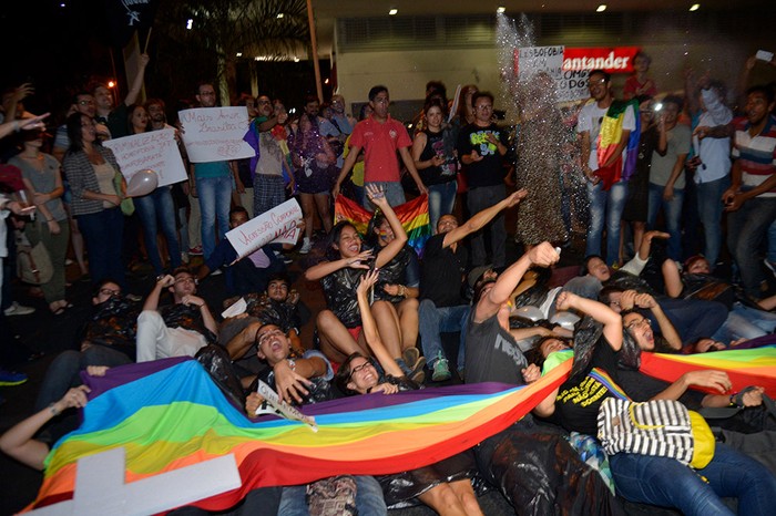 Protesta contra ataque homofóbico en un bar del centro de Brasilia. Foto: Fabio Rodrigues Pozzebo, Agencia Brasil (archivo, octubre de 2014)