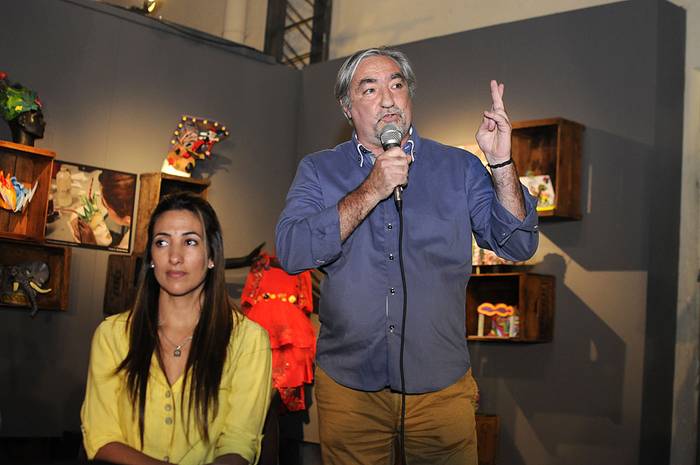 Dayana González y Alejandro Rubbo, durante la presentación de la muestra “Con espíritu femenino: El carnaval y sus artes”. Foto: Alessandro Maradei