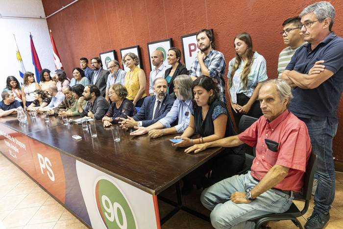 El Partido Socialista durante la presentación de listas, el 14 de marzo, en la Casa del Pueblo. · Foto: Camilo dos Santos
