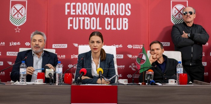 Foto principal del artículo 'Netflix estrenó Puerta 7, dirigida por Israel Adrián Caetano, que combina fútbol, política y negocios sucios'