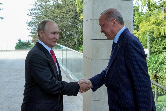 Vladimir Putin y Recep Tayyip Erdogan, ayer, en Sochi, Rusia. · Foto: Mustafa Kamaci, presidencia turca, AFP