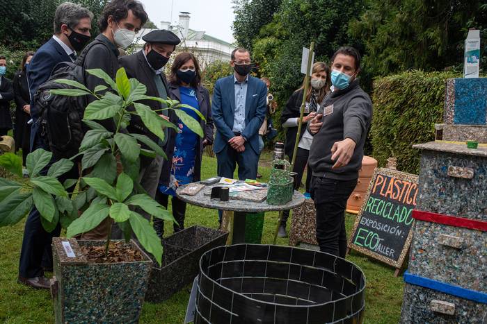Expo compostaje, en la residencia Británica, el 10 de junio de 2021. Foto: Ricardo Antúnez / CdF / IM