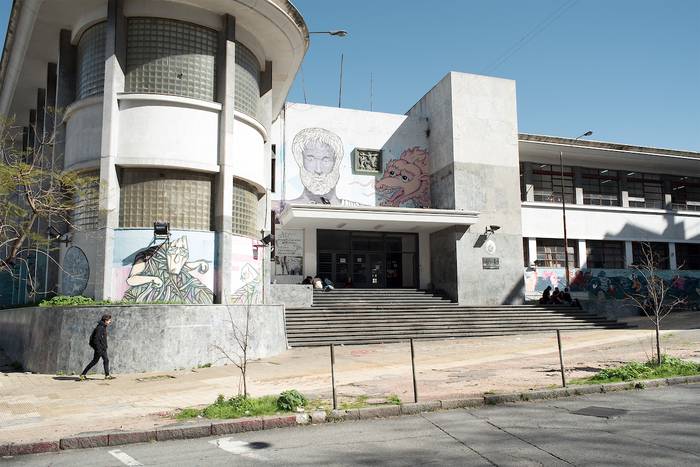 Liceo 4, Zorrilla. Montevideo. · Foto: Ricardo Antúnez, adhocFOTOS