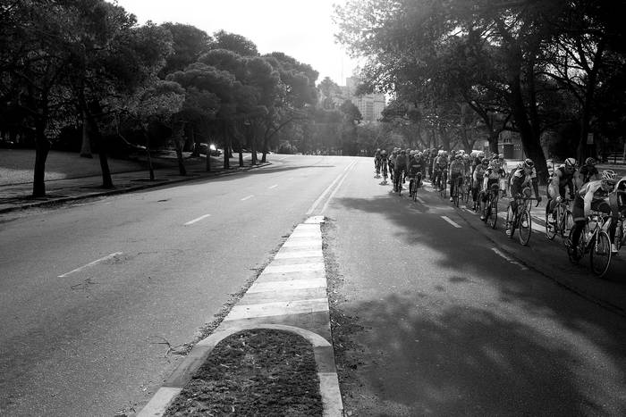 Primera fecha del Campeonato de invierno de de ciclismo de Montevideo, organizado por la Federación Ciclista del Uruguay.  · Foto: Ricardo Antúnez