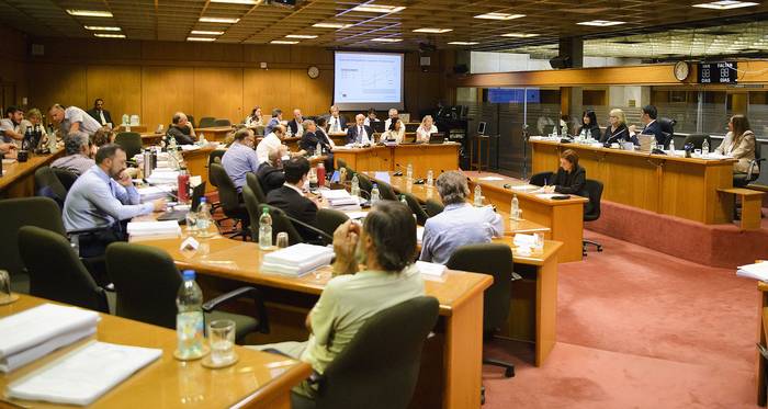 Comisión especial de seguridad social de Diputados en el anexo del Palacio Legislativo (07.02.2023). · Foto: Mara Quintero
