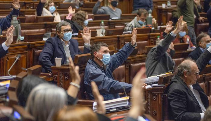 Votación de la Rendiciòn de Cuentas, este lunes, en el plenario de la Cámara de Diputados. · Foto: Alessandro Maradei
