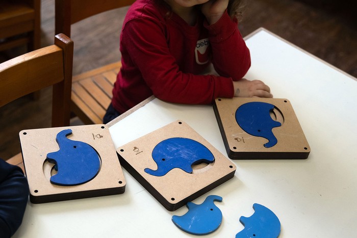 Foto principal del artículo 'Familias de niños y adolescentes con enfermedades reumáticas reclaman que haya mayor visibilidad sobre estas patologías a temprana edad' · Foto: Mara Quintero