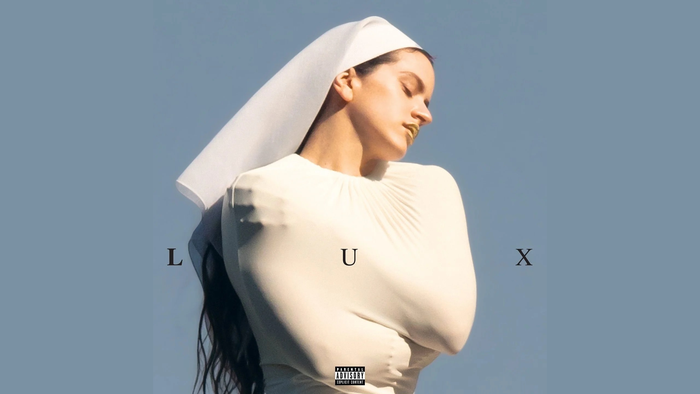 Foto principal del artículo 'Una batalla tras otra: Lux, el nuevo disco Rosalía'