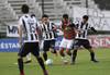Ignacio Lores, de Wanderers, Maximiliano Cantera, de Deportivo Maldonado, y Jonathan Barboza, de Wanderers, en el Parque Alfredo Víctor Viera. · Foto: Fernando Morán Ignacio Lores, de Wanderers, Maximiliano Cantera, de Deportivo Maldonado, y Jonathan Barboza, de Wanderers, en el Parque Alfredo Víctor Viera. · Foto: Fernando Morán