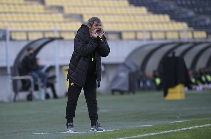 Mario Saralegui, durante un partido en el Estadio Campeón del Siglo (archivo, octubre de 2020). · Foto: Sandro Pereyra