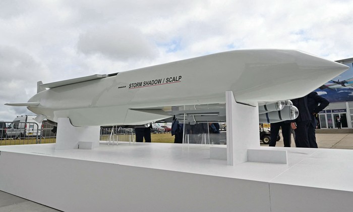 Misil Storm Shadow en el día de apertura del Salón Aeronáutico Internacional de Farnborough 2024, al suroeste de Londres, el 22 de julio. · Foto: Justin Tallis, AFP