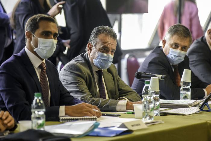 Jose Luis Satdjian; Daniel Salinas y Omar Paganini, en la Comisión de Salud de Diputados. · Foto: Federico Gutiérrez