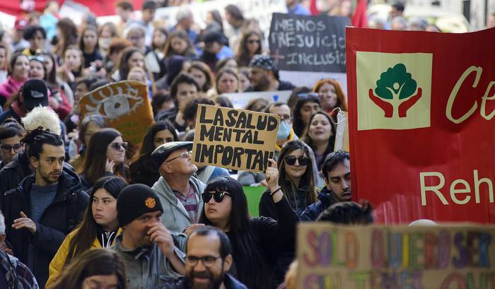Marcha por salud mental en 18 de Julio (archivo, octubre de 2022). · Foto: Mara Quintero