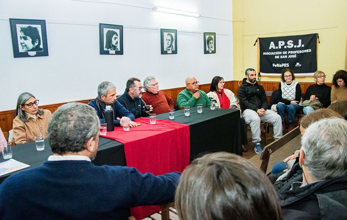 Reunión de Fenapes con autoridades de la Dirección General de Educación Secundaria y la ANEP, el 30 de junio, en San José. · Foto: Gabriela Obelar.