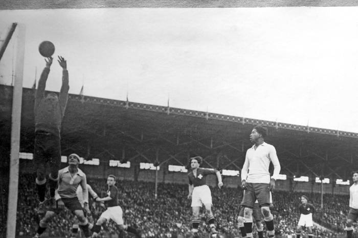 Final del campeonato olímpico de fútbol entre las selecciones de Uruguay y Suiza. París, 9 de junio de 1924. Foto: Archivo: Nationaal Archief/Collectie Spaarnestad, Holanda