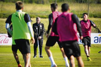 Entrenamiento de la selección uruguaya en el Complejo Uruguay Celeste. adhocfotos
Entrenamiento de la selección uruguaya en el Complejo Uruguay Celeste. adhocfotos