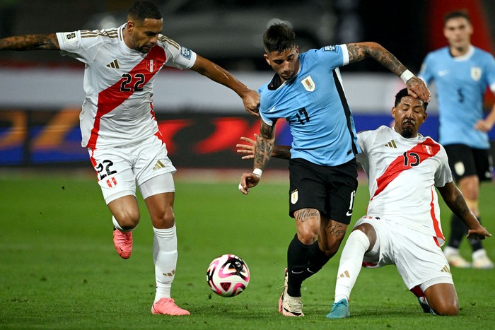 Cristian Olivera, el 11 de octubre, en el estadio Nacional de Lima. · Foto: Ernesto Benavides, AFP