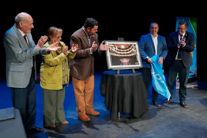 Sello conmemorativo del teatro Florencio Sánchez. · Foto: Intendencia de Paysandú