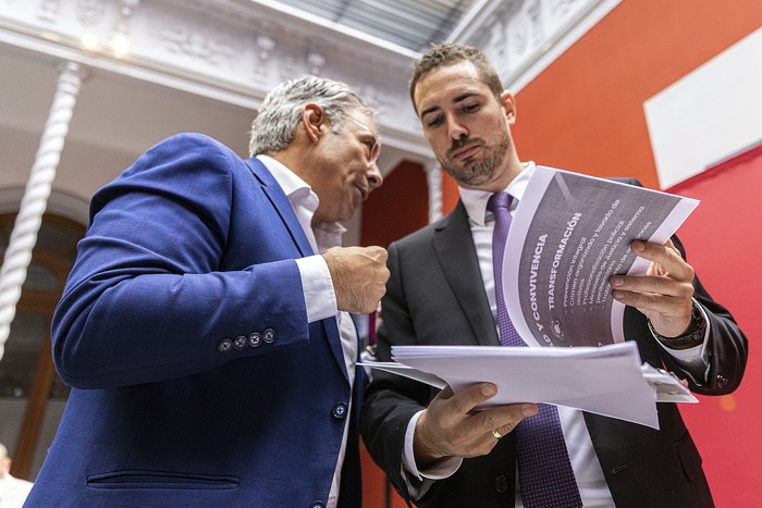 Robert Silva y Diego Sanjurjo, en la Casa del Partido Colorado (archivo, abril de 2024). · Foto: Ernesto Ryan