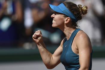 Simona Halep de Rumania festeja tras ganarle a la española Garbine Muguruza, en Roland Garros. Simona Halep de Rumania festeja tras ganarle a la española Garbine Muguruza, en Roland Garros.