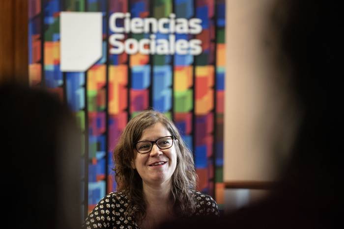 Ivana Socoloff, el 10 de abril, en la Facultad de Ciencias Sociales. · Foto: Diego Vila