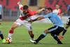 Sebastián González, de Perú, y Sebastián Cáceres, de Uruguay, durante el Sudamericano sub 20, en el estadio Fiscal de Talca, Chile. · Foto: Claudio Reyes Sebastián González, de Perú, y Sebastián Cáceres, de Uruguay, durante el Sudamericano sub 20, en el estadio Fiscal de Talca, Chile. · Foto: Claudio Reyes