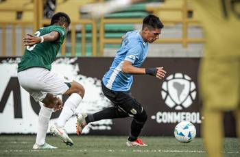 Uruguay y Bolivia, durante el Sudamericano sub 17, en Colombia. · Foto: AUF