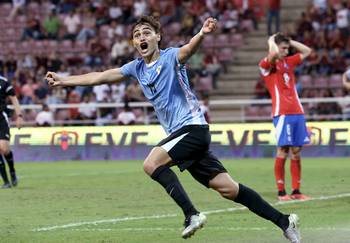 Alfonso Montero, de Uruguay, festeja el segundo gol a Chile durante el Sudamericano sub 20 en Cabudare, Venezuela. · Foto: Edison Gamez, AFP