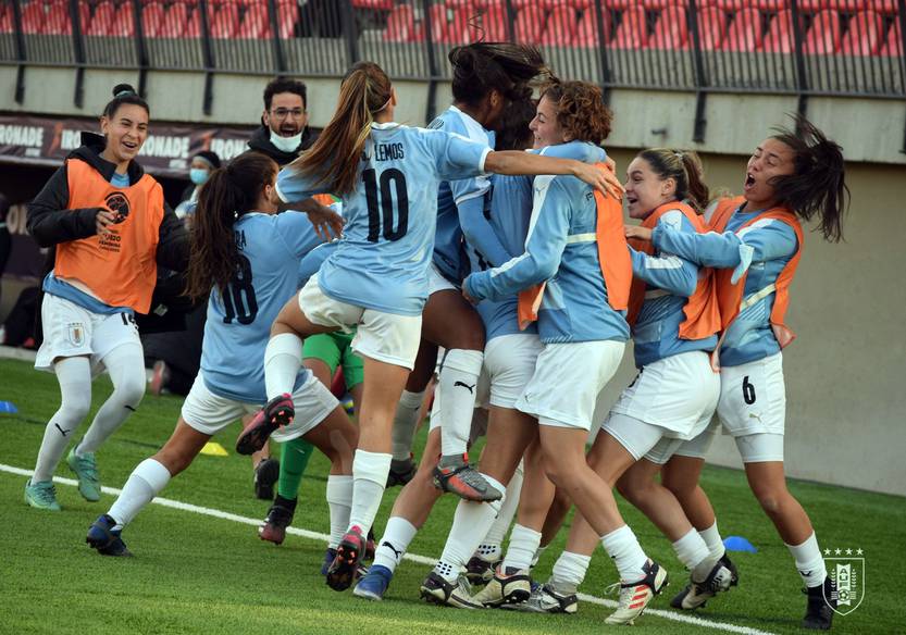 sub 20 fem FQqLsHoXsAUoY34