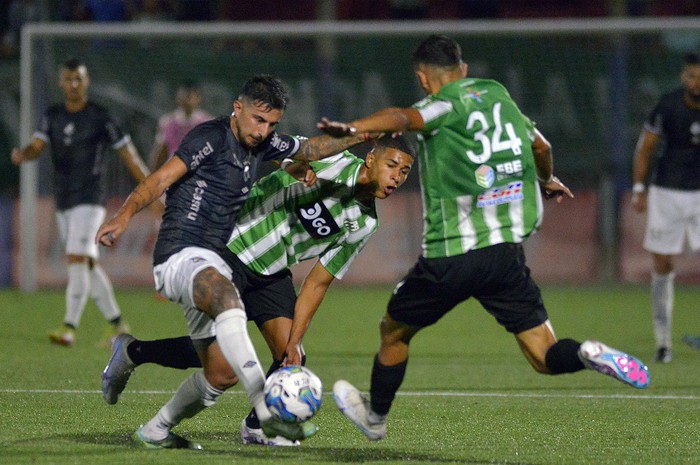 Racing y Wanderers en el Parque Palermo (archivo, marzo de 2023). · Foto: Alessandro Maradei