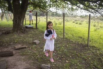 Escuela rural 58, en Aguas Blancas, departamento de Lavalleja, este lunes. · Foto: Alessandro Maradei