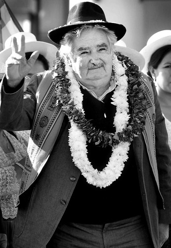 José Mujica, ayer, tras su arribo a Cochabamba, para la reunión de la Unasur. / Foto: Jorge Abrego, Efe