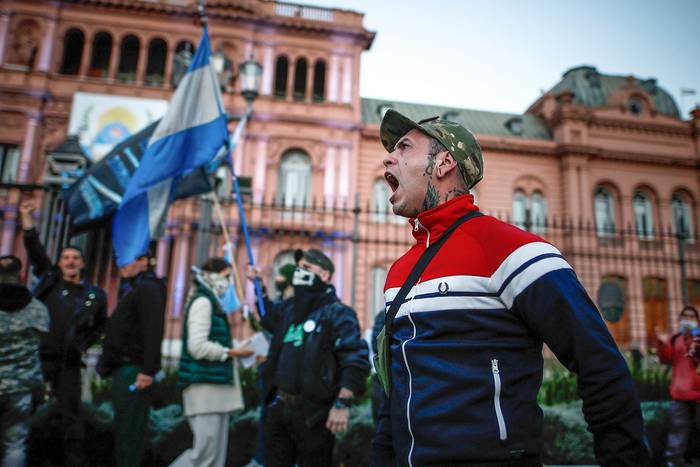 Manifestación convocada contra el Gobierno del presidente Alberto Fernández, este lunes, en Buenos Aires. · Foto: Juan Ignacio Roncoroni, EFE 