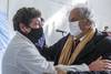 Beatriz Medicci, maestra homenajeada, y Juan Miguel Petit, Comisionado Parlamentario para el Sistema Penitenciario, ayer, en la Unidad 4, Santiago Vázquez. · Foto: Ernesto Ryan Beatriz Medicci, maestra homenajeada, y Juan Miguel Petit, Comisionado Parlamentario para el Sistema Penitenciario, ayer, en la Unidad 4, Santiago Vázquez. · Foto: Ernesto Ryan