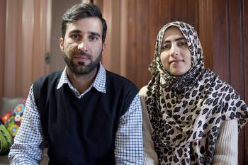 Shahid Hussain y su esposa Sadia Sadfar. Shahid Hussain y su esposa Sadia Sadfar.