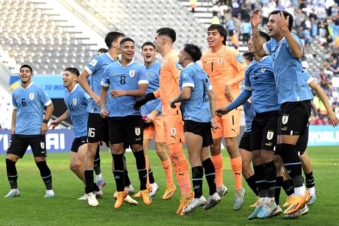 La selección sub 20 de Uruguay después de derrotar a Israel en el Estadio Único Diego Armando Maradona en La Plata, Argentina (08.06.2023). · Foto: Juan Mabromata, AFP