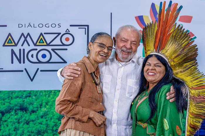 Luiz Inácio Lula da Silva, la ministra de Medio Ambiente Marina Silva y la ministra de Pueblos Indígenas Sonia Guajajara, en la Cumbre Amazónica (08.08.2023). · Foto: Ricardo Stuckert, Presidencia de Brasil, AFP