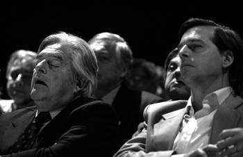 Luis Alberto Lacalle y Luis Lacalle Pou, ayer, durante el evento ConCiencia 404, organizado por la agrupación Aire Fresco, del Partido Nacional. Luis Alberto Lacalle y Luis Lacalle Pou, ayer, durante el evento ConCiencia 404, organizado por la agrupación Aire Fresco, del Partido Nacional.